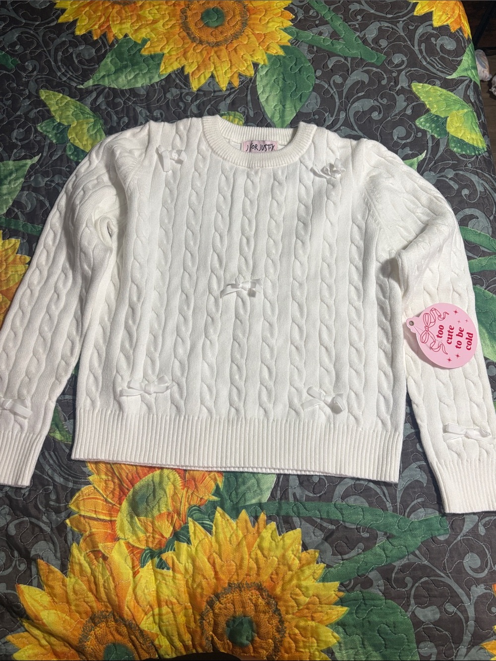 sweater - Picture 2 of 3